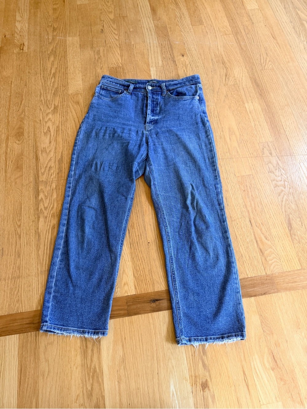 Ladies Size 4 "wild fable" Mid-Rise Straight Leg Jeans in Blue Wash GUC